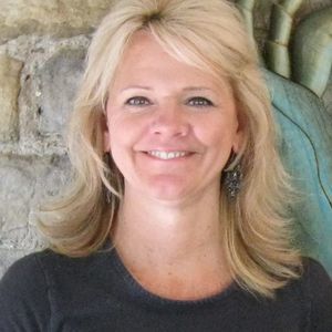 Meet your Posher, Debbie